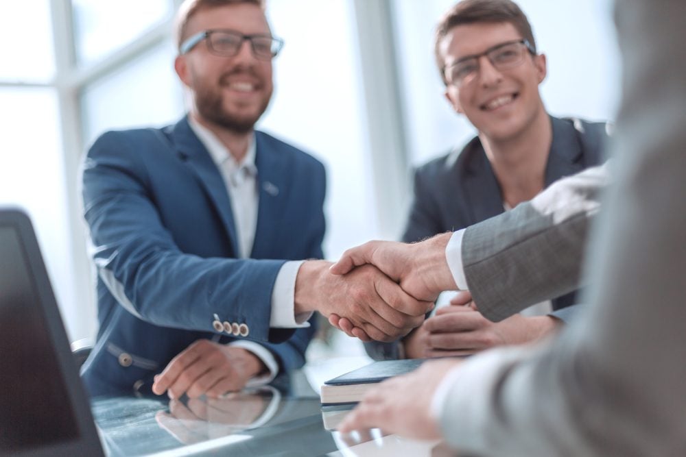 Consecutive Interpretation Services for business meetings and professional negotiations
